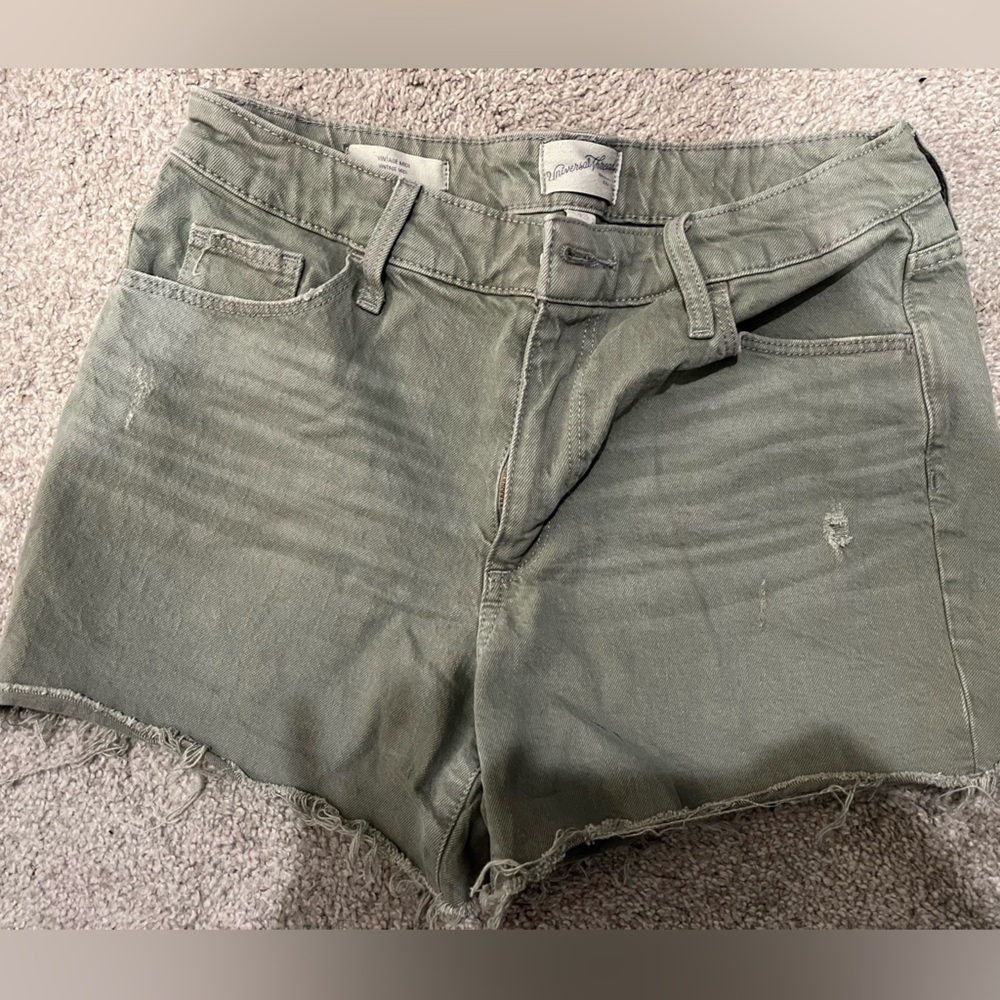 Universal Thread Shorts